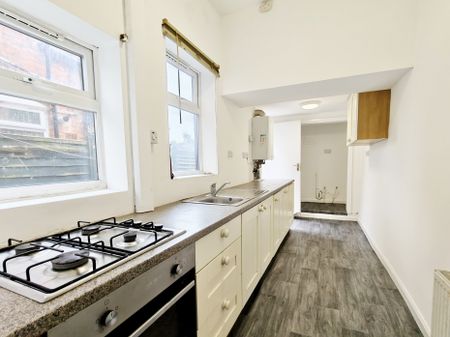 2 bedroom terraced house to rent - Photo 3