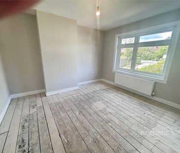 4 bedroom semi-detached house to rent - Photo 3