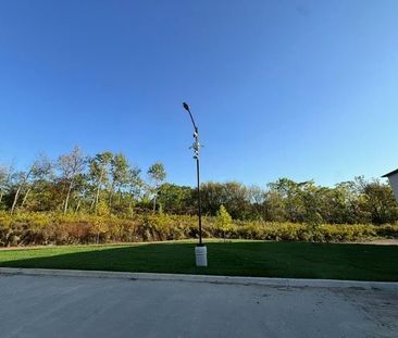 For Lease - 24 Oak Forest Common Crescent, Cambridge, Ontario - Photo 3