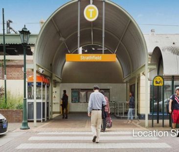 Unbeatable Convenience – Stroll to Shops, Cafés & Station - Photo 2