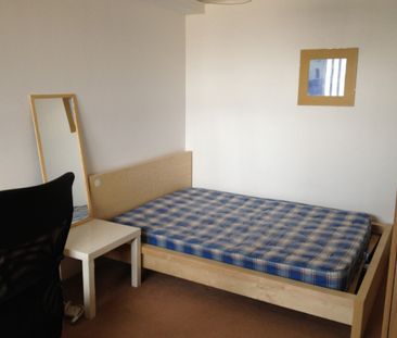 44, Manchester, Greater Manchester - Photo 2