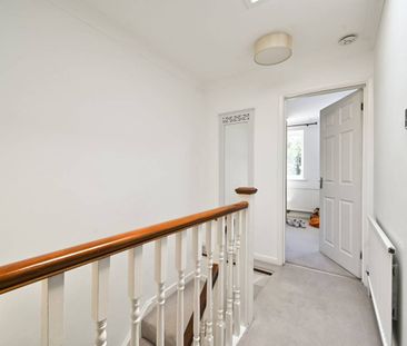 Room in a Shared House, Balmoral Close, SW15 - Photo 2