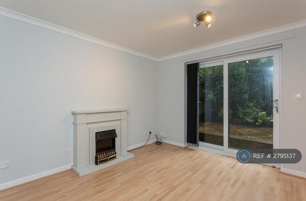 2 bedroom end of terrace house to rent - Photo 1