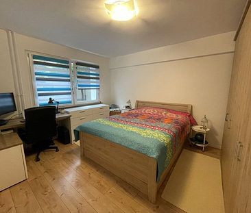 Ab 01.09: Schicke 2-Zimmer-Wohnung in Düsseldorf-Benrath, Übernahme EBK möglich - Photo 2