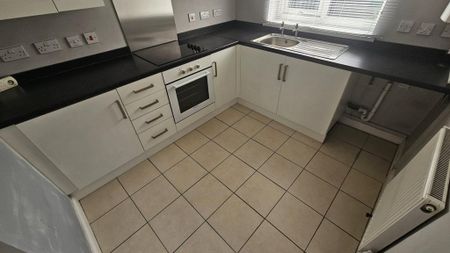 3 bedroom terraced house to rent - Photo 2