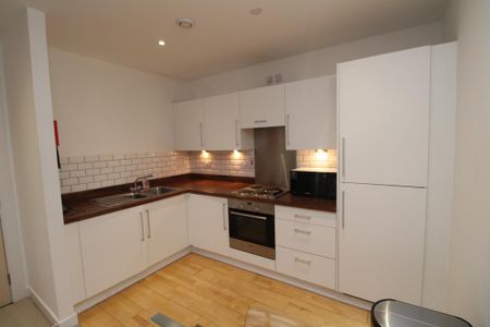 2 bedroom flat to rent - Photo 4