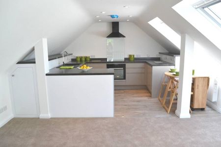 2 bedroom end of terrace house to rent - Photo 4