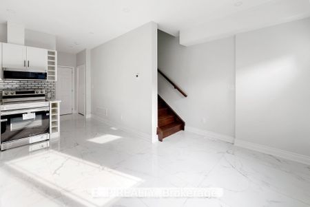 For Lease - 659 Roselaire Trail Unit# 4, Mississauga, Ontario - Photo 2