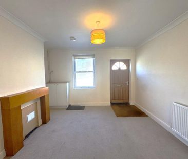 2 bedroom end of terrace house to rent - Photo 1
