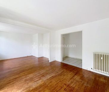 Location Appartement 3 pièces 92m² CHAMALIERES 63400 - Photo 1
