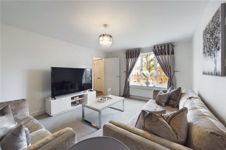 Bowling Green, Three Mile Cross, Reading, Berkshire, RG7 - Photo 2