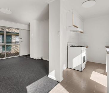Charming One-Bedroom Villa in a Great Location - Photo 3