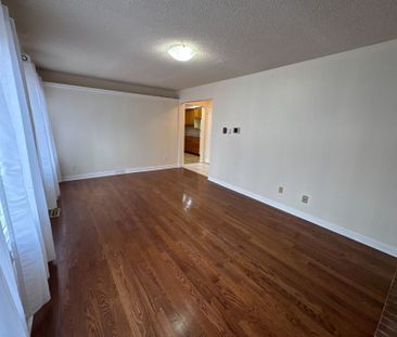 For Lease - 114 Browning Trail, Barrie, Ontario - Photo 4