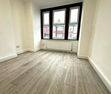 4 bedroom terraced house to rent - Photo 1