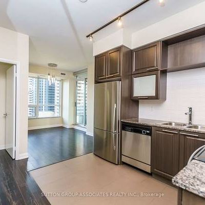 Beautiful Two Bedroom Unit With Parking Wellesley & Sherbourne - Photo 3