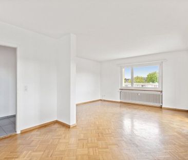 Grosszügige Familienwohnung zu Vermieten! - Photo 1