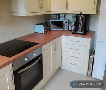 3 bedroom semi-detached house to rent - Photo 4
