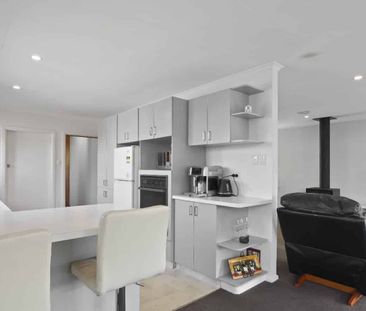 Warm & Welcoming Home in Bishopdale - Photo 3