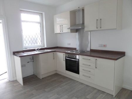 2 Bedroom Terraced For Rent - Photo 2