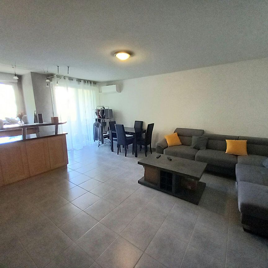 VITROLLES APPARTEMENT T2 MEUBLE TERRASSE, - Photo 1