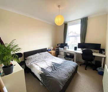 4 bedroom terraced house to rent - Photo 6