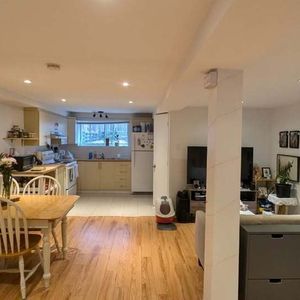 3 1/2 Rosemont - Photo 3