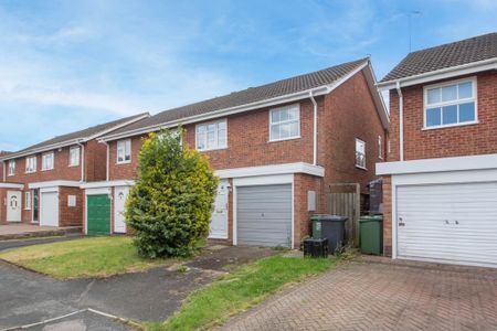 3 bedroom semi-detached house to rent - Photo 3