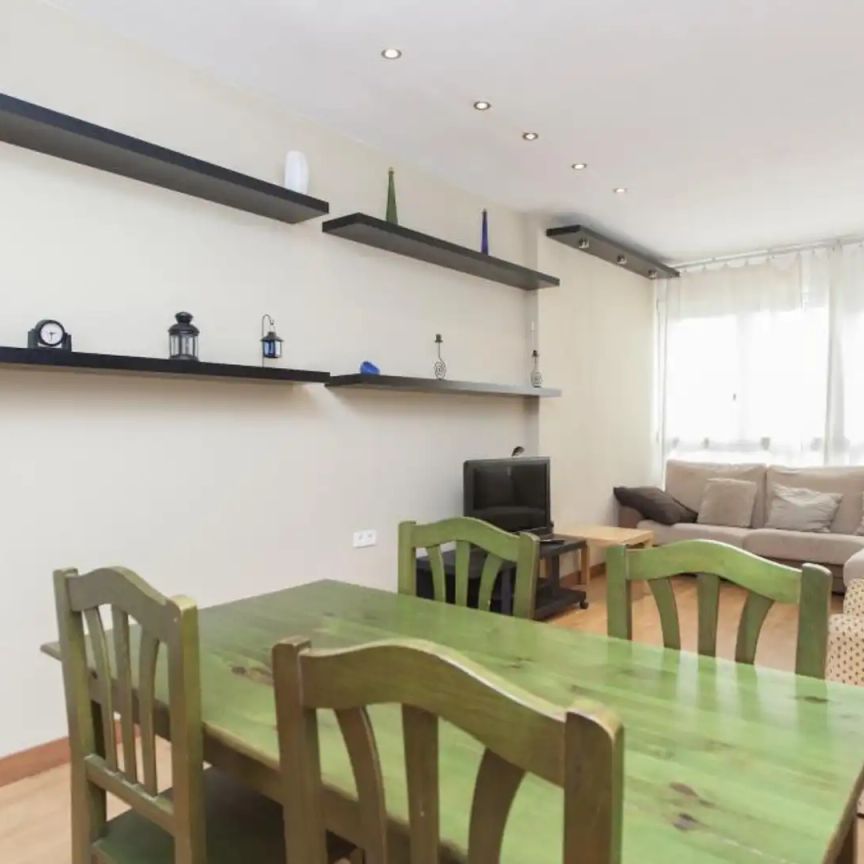 Apartamento de alquiler en Sagrada Família - Photo 1
