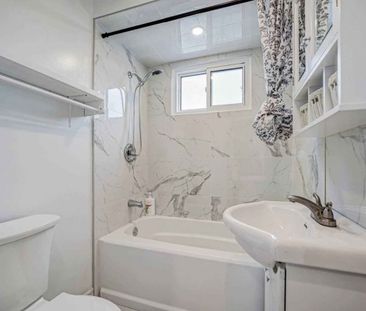 For Lease - 252 Lakeview Park Avenue, Oshawa, Ontario - Photo 5