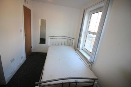 5 bedroom terraced house to rent - Photo 4