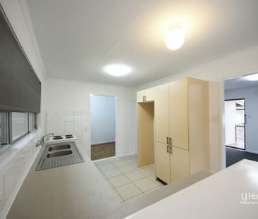 Three Bedroom Home in a GREAT CENTRAL LOCATION!!! - Photo 3