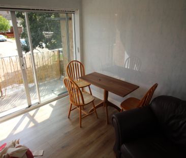 3 bed flat to rent in Field Court, Almond Way - Photo 4