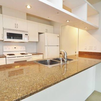 Downtown Vancouver 2 bed + 2 bath + 843sqft + 1 Parking - Photo 4