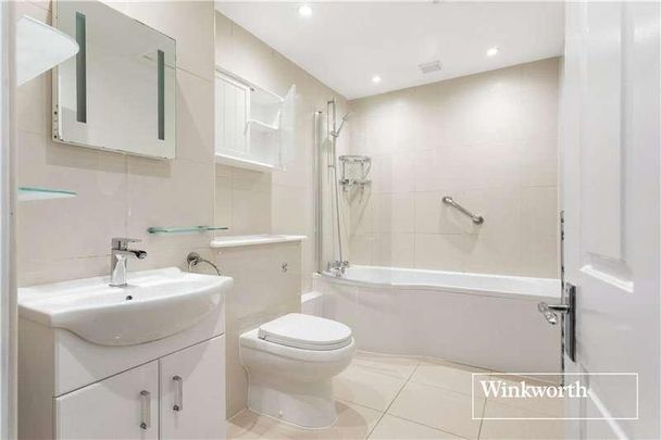 Gilbert Road, London, Uk, SE11 - Photo 1