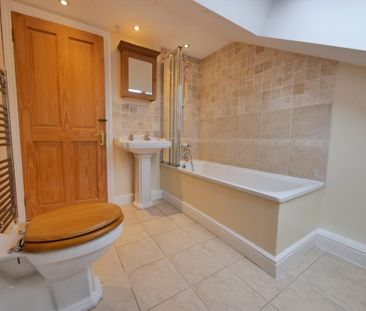 4 bedroom detached house to rent - Photo 5