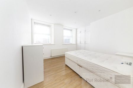 North Terrace, Newcastle Upon Tyne - Photo 4