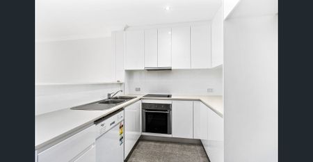 RENOVATED TWO BEDROOM APARTMENT! - Photo 3