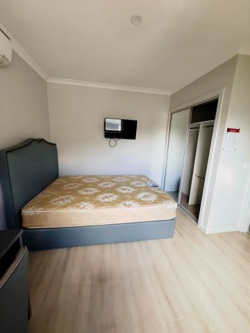 Room 9 (10A Carlson) - Photo 4