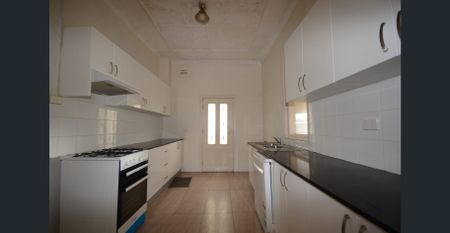 3 Bedroom House!! - Photo 4