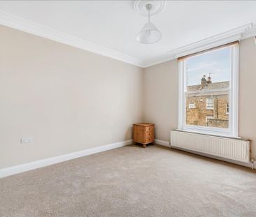3 bedroom flat to rent - Photo 3