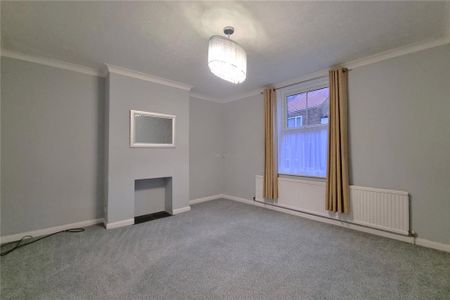 3 bedroom end of terrace house to rent - Photo 5