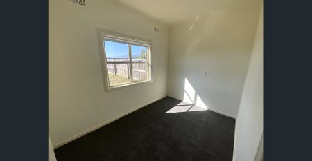 COTTAGE CHARM ON LARGE BLOCK - Photo 4