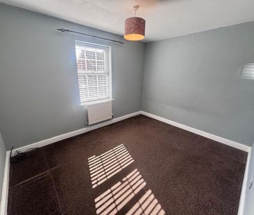 4 bedroom detached house to rent - Photo 3