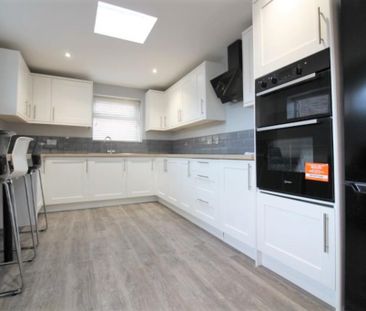 1 bedroom in a house share to rent - Photo 3