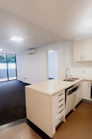 2 bed 2 bath - Photo 5