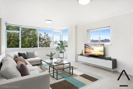 Designer renovation with magical Harbour views - Photo 2