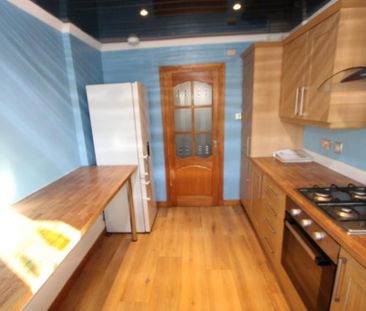 3 bedroom apartment to rent - Photo 4