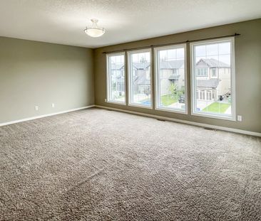 Beautiful 3 Bed + Den Home For Rent In New Brighton. - Photo 2
