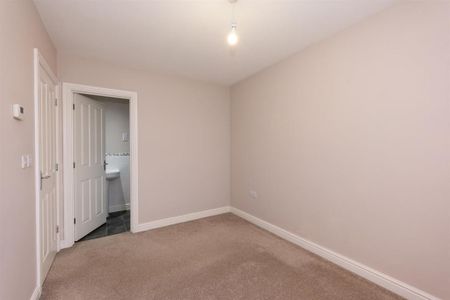 3 bedroom semi-detached house to rent - Photo 4