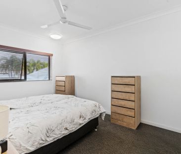 Convenient unfurnished Esplanade apartment - Photo 6